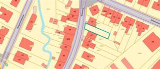 Bouwgrond van 2 are 99 met vergunning en Zuid-Oost oriëntatie te koop nabij het centrum van Wolvertem. Het perceel is gelegen in een rustige straat, maar toch dicht bij het centrum. Het betreft een bouwgrond voor oprichting van een gesloten bebouwing. Er is reeds een vergunning aanwezig voor een woning met inpandige garage, ruime leefruimte, 5 kamers (29m², 31m², 30,35m², 14,6m² en 14,3m²) waarvan 2 met dressing en 2 badkamers. Meer informatie of ontvangt u graag de vergunning en plannen? Contacteer ons via info@structura of 02/460 80 46.