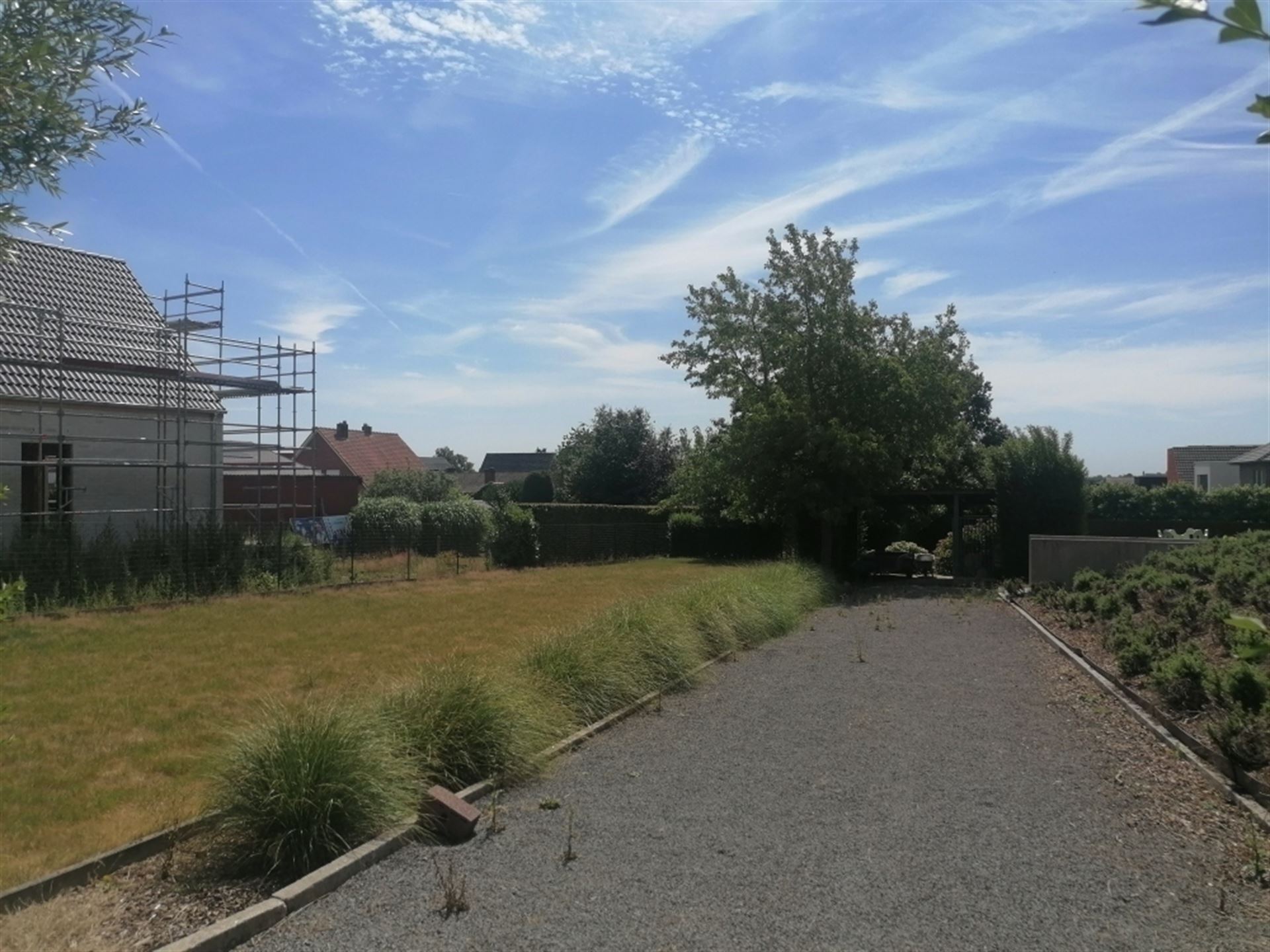 Ruim stuk bouwgrond voor open bebouwing - foto 4