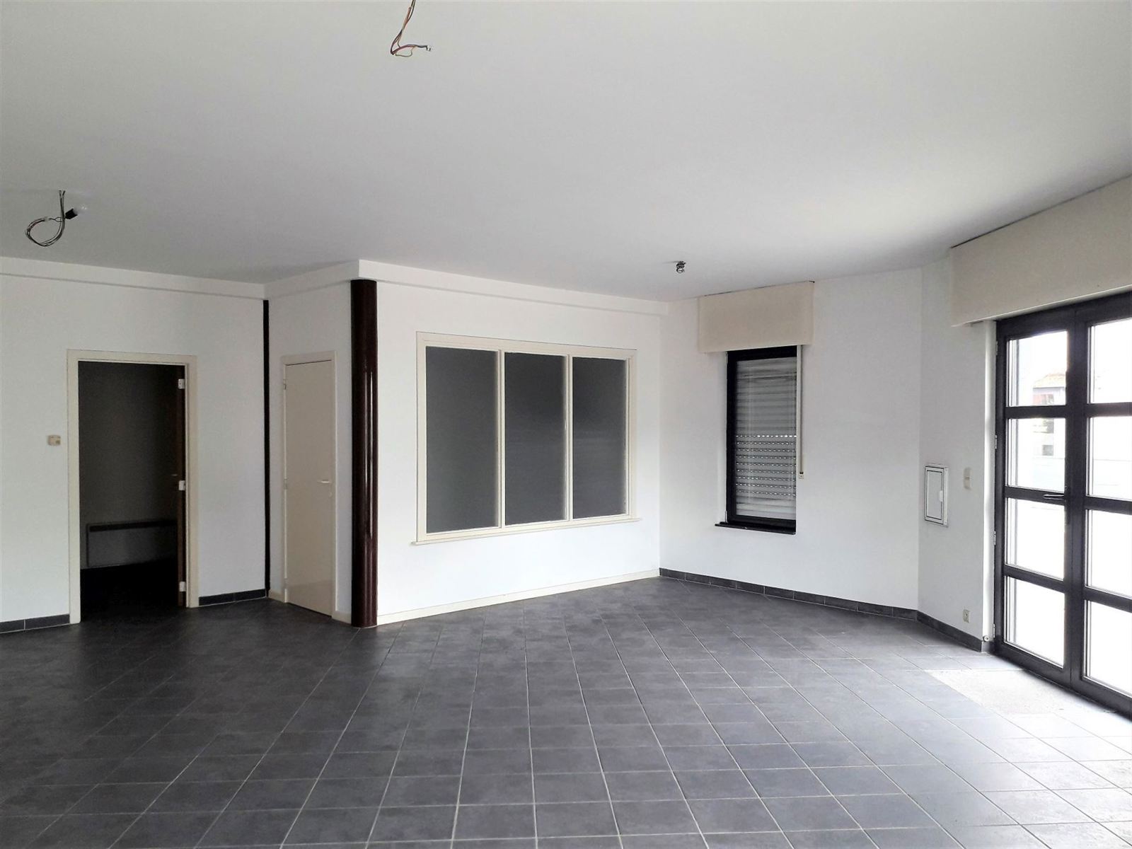 Commercial à louer à Essen - photo 2