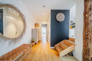 Ideaal gelegen in La Hulpe, op wandelafstand van de belangrijkste winkelstraat en in de onmiddellijke nabijheid van het station, winkels, scholen...