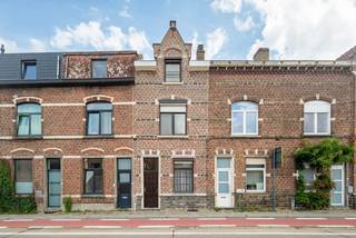 Deze leuke woning met charmante gevel onderging in de afgelopen jaren reeds een aantal renovaties waaronder het vervangen en isoleren van zowel...
