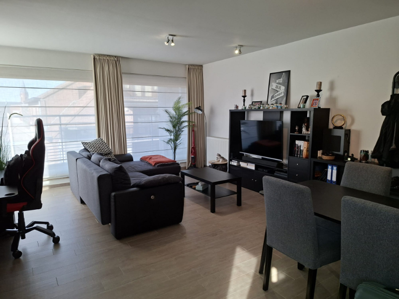 ✨Knap 1-slpk appartement (+/- 70 m²) met ruim terras op 2de verdieping te huur via EXPERT-IMMO✨ - photo 4