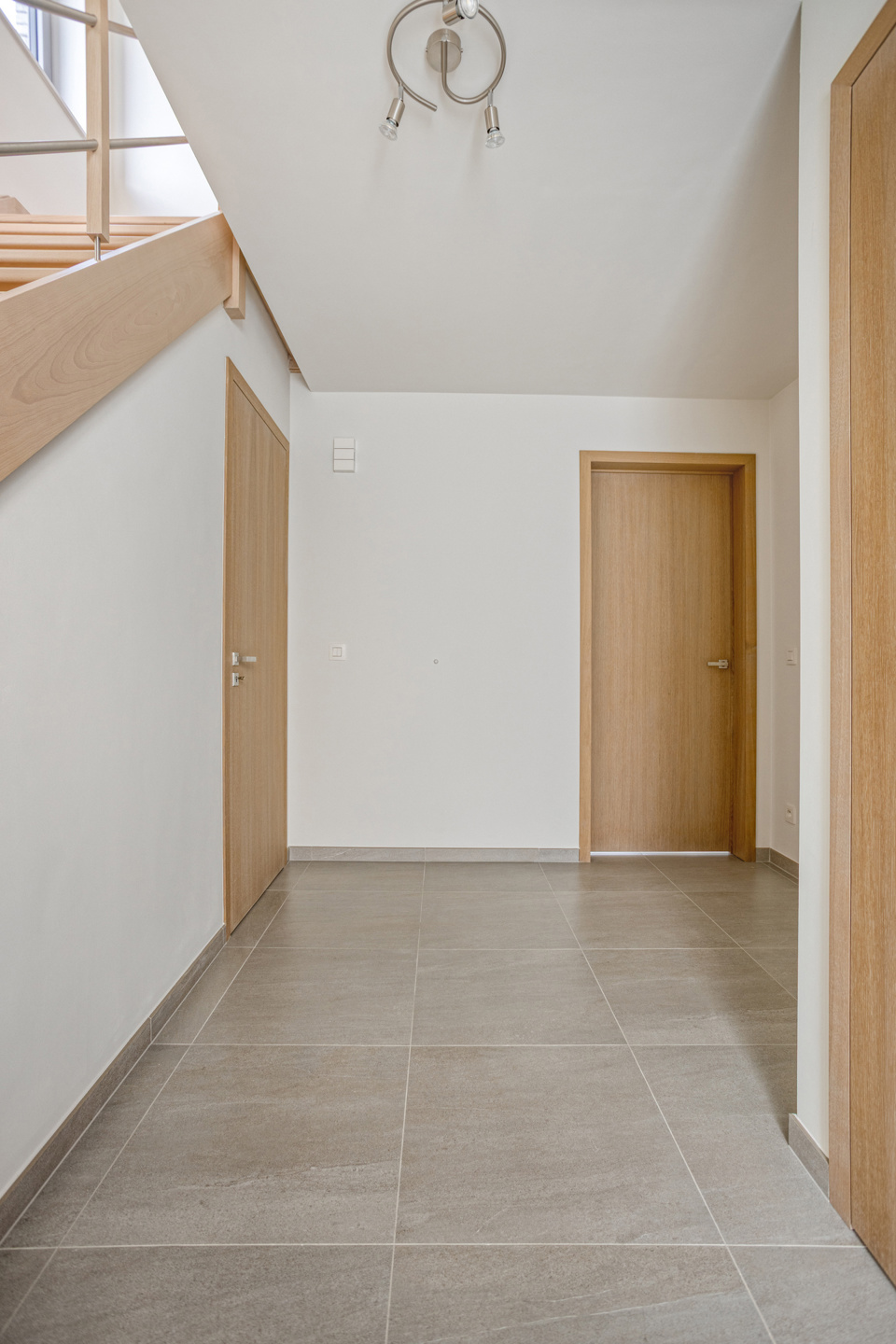 BEN woning met 4 slaapkamers, 2 badkamers, tuin &amp; kelder - foto 2