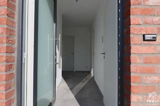 Composition :RDCH: Hall d'entrée : 7,76 m², une toilette indépendante : 1,31 m², une buanderie : +/- 5,00 m², living : 13,25 m², une cuisine avec...