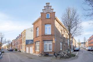 Te koop: gesloten bebouwing in de Wittebroodstraat, rustig gelegen nabij het centrum van Mechelen. Deze woning uit de periode 1919-1930 is ingedeeld...