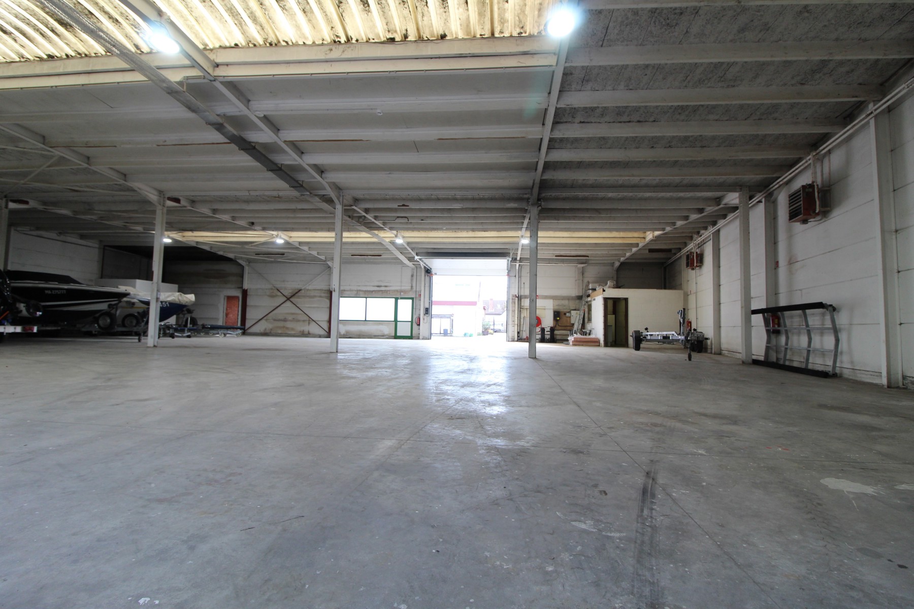 Commercial for sale in Essen - photo 2