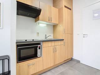 <p><span>Co immo vend un studio dans le quartier européen à Bruxelles. </span></p><p><span>Bienvenue dans ce studio entièrement meublé au cur de Bruxelles, idéalement situé pour les expatriés et les employés des institutions européennes. Le studio est actuellement loué avec succès via des contrats successifs à court terme à une clientèle particulièrement stable et attractive. Grâce à son emplacement central dans le quartier européen, à proximité des transports en commun, des restaurants et des magasins, etc., la demande pour ce type de logement est exceptionnellement élevée. </span></p><p><span>Une opportunité exceptionnelle pour les investisseurs à la recherche d'un bien immobilier rentable et sans souci à Bruxelles ! </span></p><p><span><br /><br /></span></p>