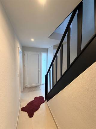 Welkom in deze pas gerenoveerde woning in Sint-Gillis-Waas! (dec 2025 - 1e bewoning na de renovatie)Dit modern gerenoveerde eigendom biedt...