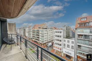 Te huur – Ruim en lichtrijk appartement op topligging aan de LippenslaanDit ongemeubeld appartement is ideaal gelegen aan de zonnige zijde van de...