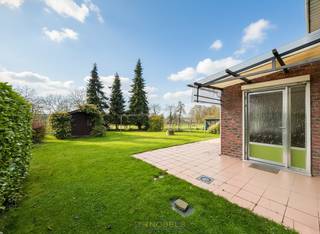 1ste bezoekdag donderdag 18 december! Inschrijven kan via www.nobels.be onder referentienummer 4194131.LANDELIJKE EN ZEER RUSTIG GELEGEN HALFOPEN...