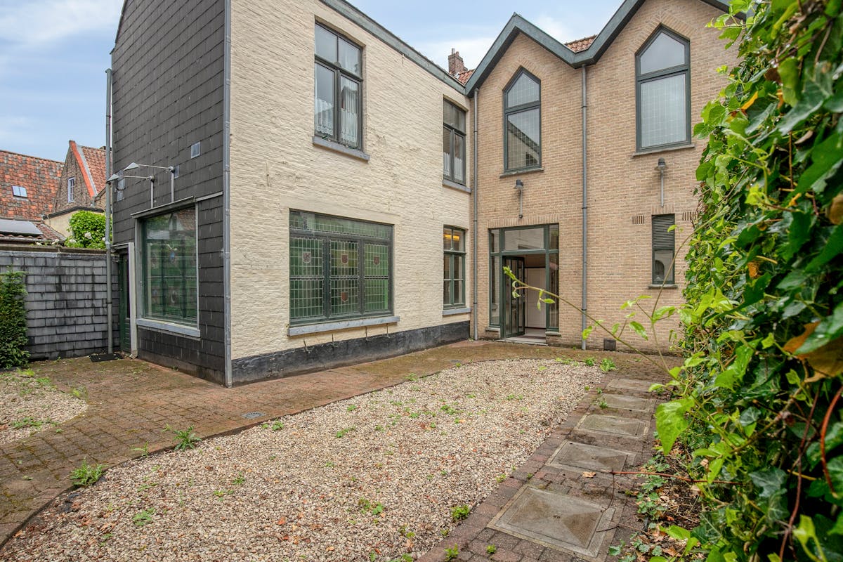 Karaktervol herenhuis met royale tuin in hartje Brugge - foto 5