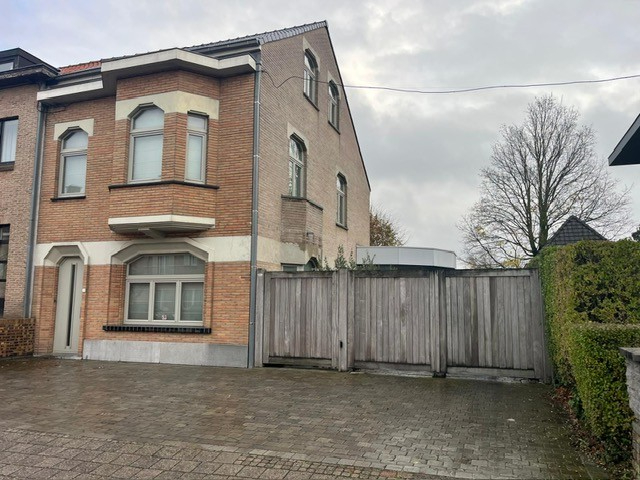 Prachtig Art-Deco-burgerhuis, met 3 slaapkamers, bureau, garage, tuin....(vloerverwarming, zonneboiler,elektr. goedgekeurd, elektrische poort...) - foto 2