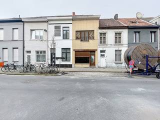 LiggingTopligging in Ledeberg nabij Gent en MerelbekeDeze uitstekend gelegen woning in Ledeberg biedt een vlotte verbinding met het centrum van Gent...