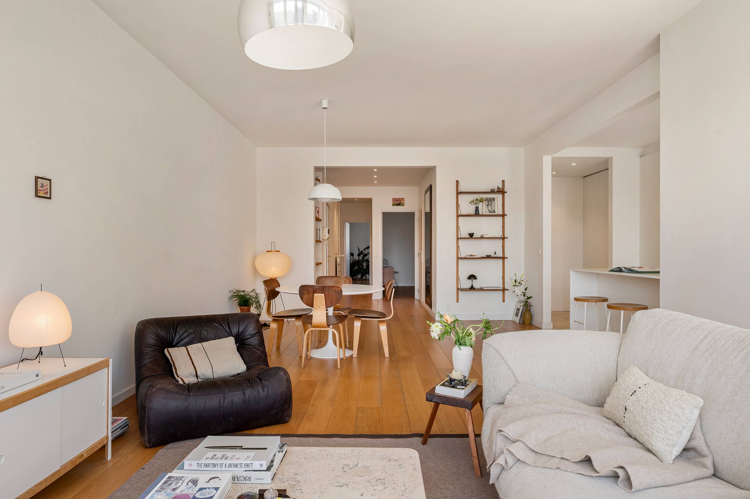 Appartement met uitzicht: licht, lucht en de stad als decor - foto 4