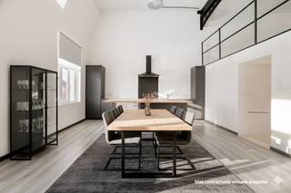 This property combines excellent commercial opportunities with comfortable living, right in the center.Layout:Ground floor (approx. 117 m²),...