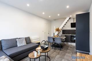 Deze woning in Denderleeuw biedt u het perfecte totaalplaatje: een recent gerenoveerde woning met 2 slaapkamers, hedendaags comfort en...