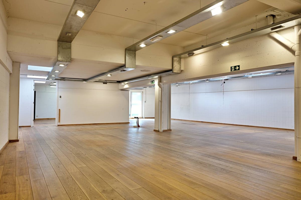 Handelspand met garages te koop in centrum Roeselare - foto 2