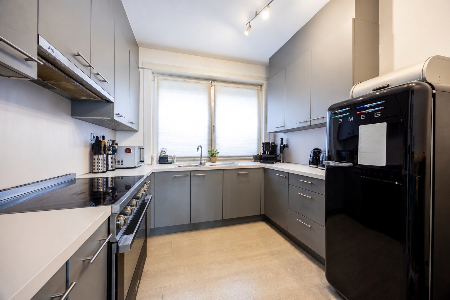 Eengezinswoning (152m²) met 2 slaapkamers, garage met oprit en koer! - foto 4
