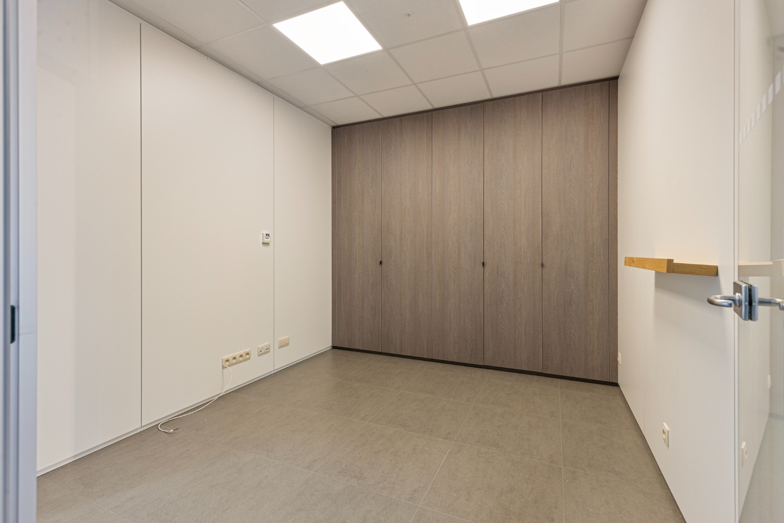 Kantoor- of praktijkruimte met 3 staanplaatsen - foto 5