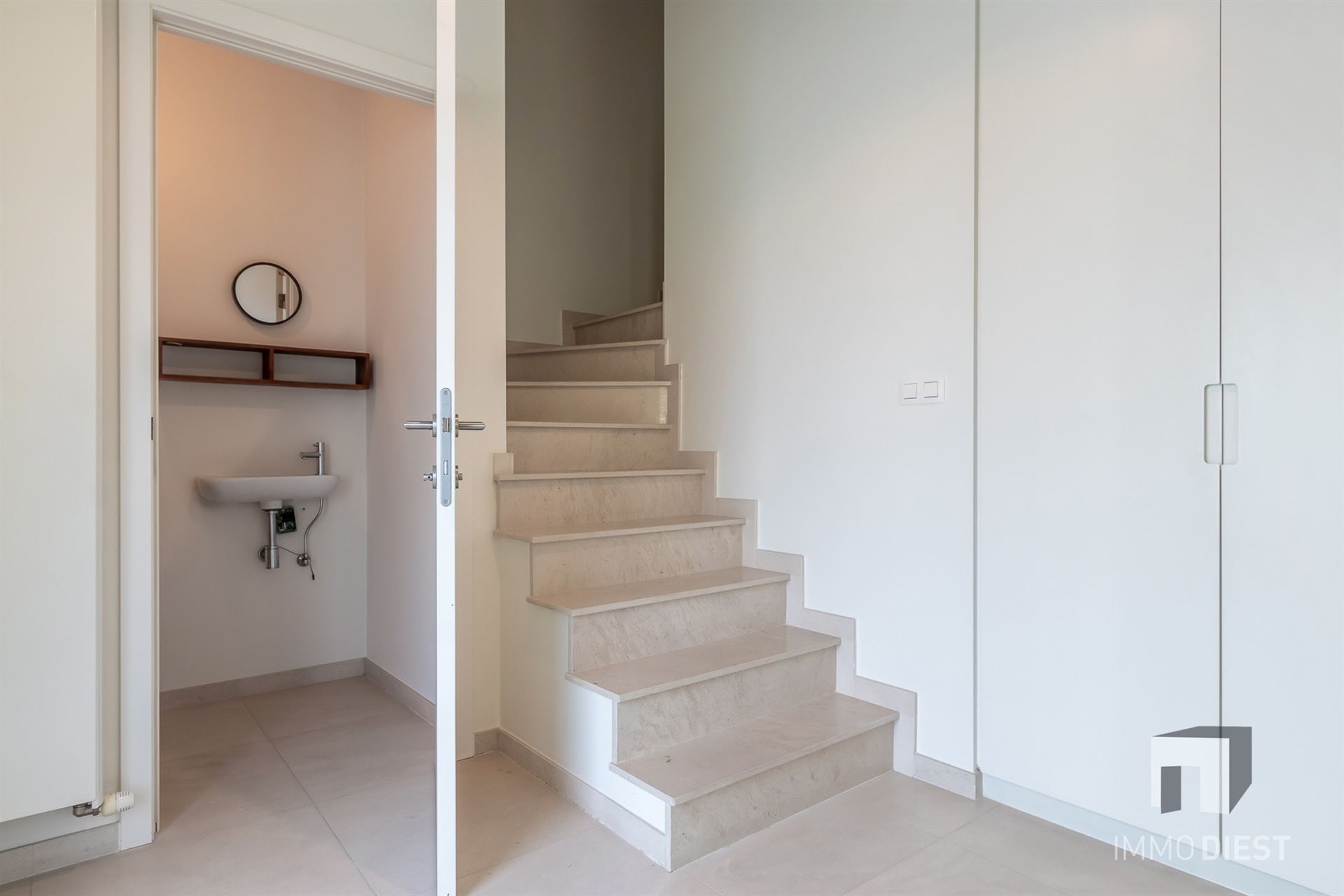 Luxe woning met 4 slaapkamers, 2 badkamers, garage en zonnige tuin - foto 4