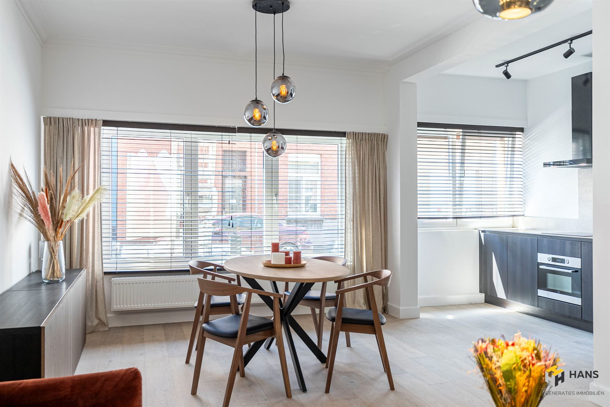Prachtig gerenoveerd appartement in Wilrijk klaar om jouw thuis te worden! - foto 4