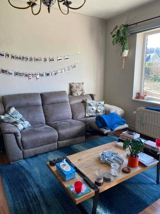 Dit aangename appartement bevindt zich op de 1ste verdieping van een kleinschalig gebouw en is rustig gelegen.Het appartement omvat een lichtrijke...