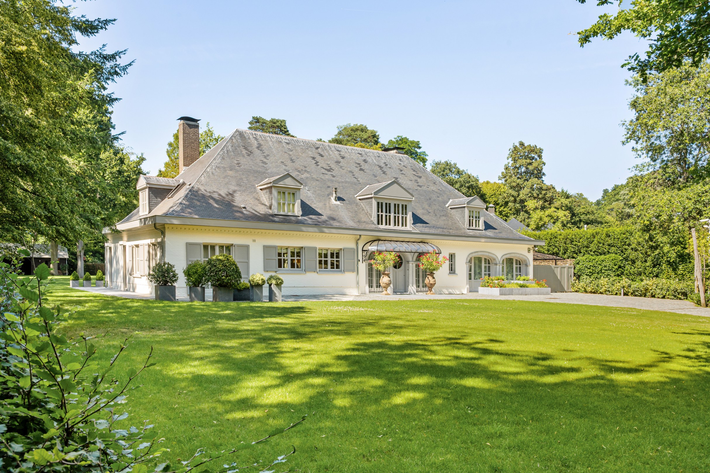 Beautiful villa in Vriesdonck on 3,692m² - photo 1