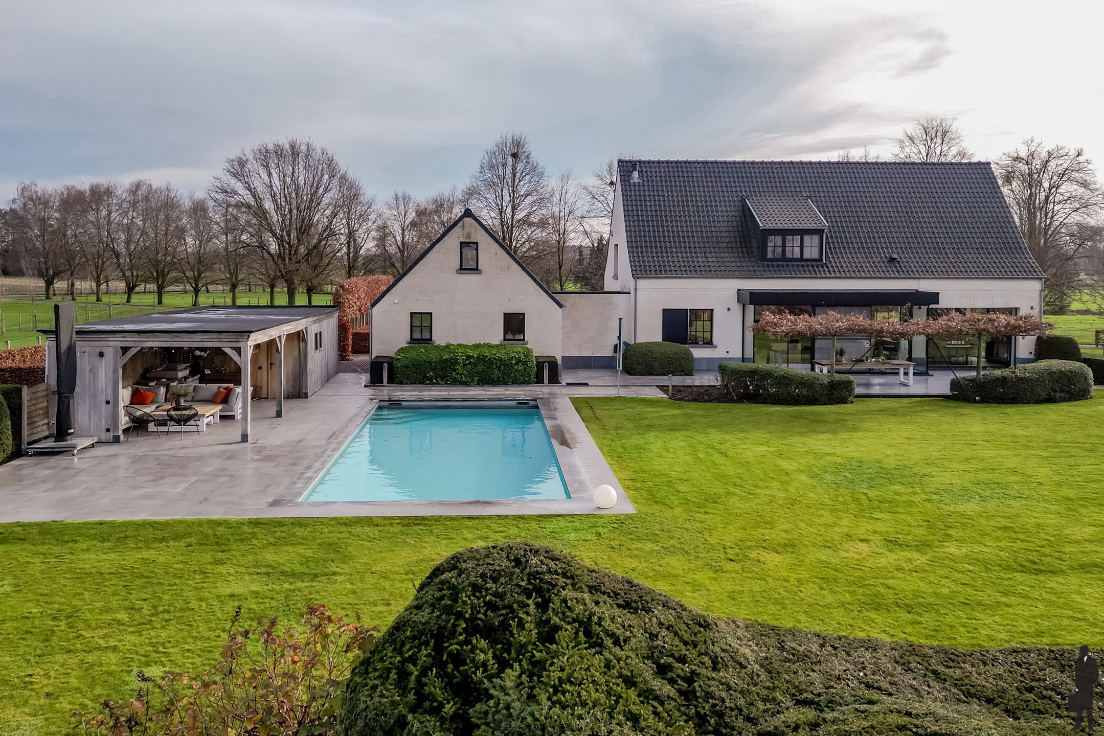 Instapklare villa temidden van uitgestrekte weilanden en landerijen!  - foto 2