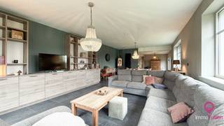 Bij ImmoFusion 7/7 “open huis” : klik op onze 3D-TOUR.Welkom in deze recent en hoogwaardig gerenoveerde woning, waar landelijke charme en moderne...