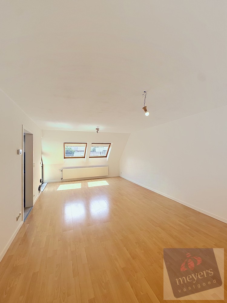 Appartement met 2 slaapkamers, terras en garage te huur in Hasselt - foto 4
