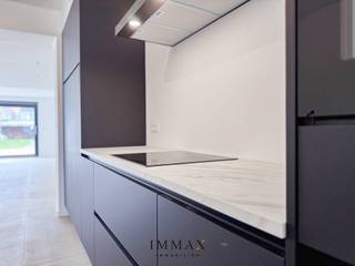 Ontdek deze prachtige, instapklare woning die in 2024 volledig werd gerenoveerd met duurzame en kwaliteitsvolle materialen.Gelegen op een toplocatie...