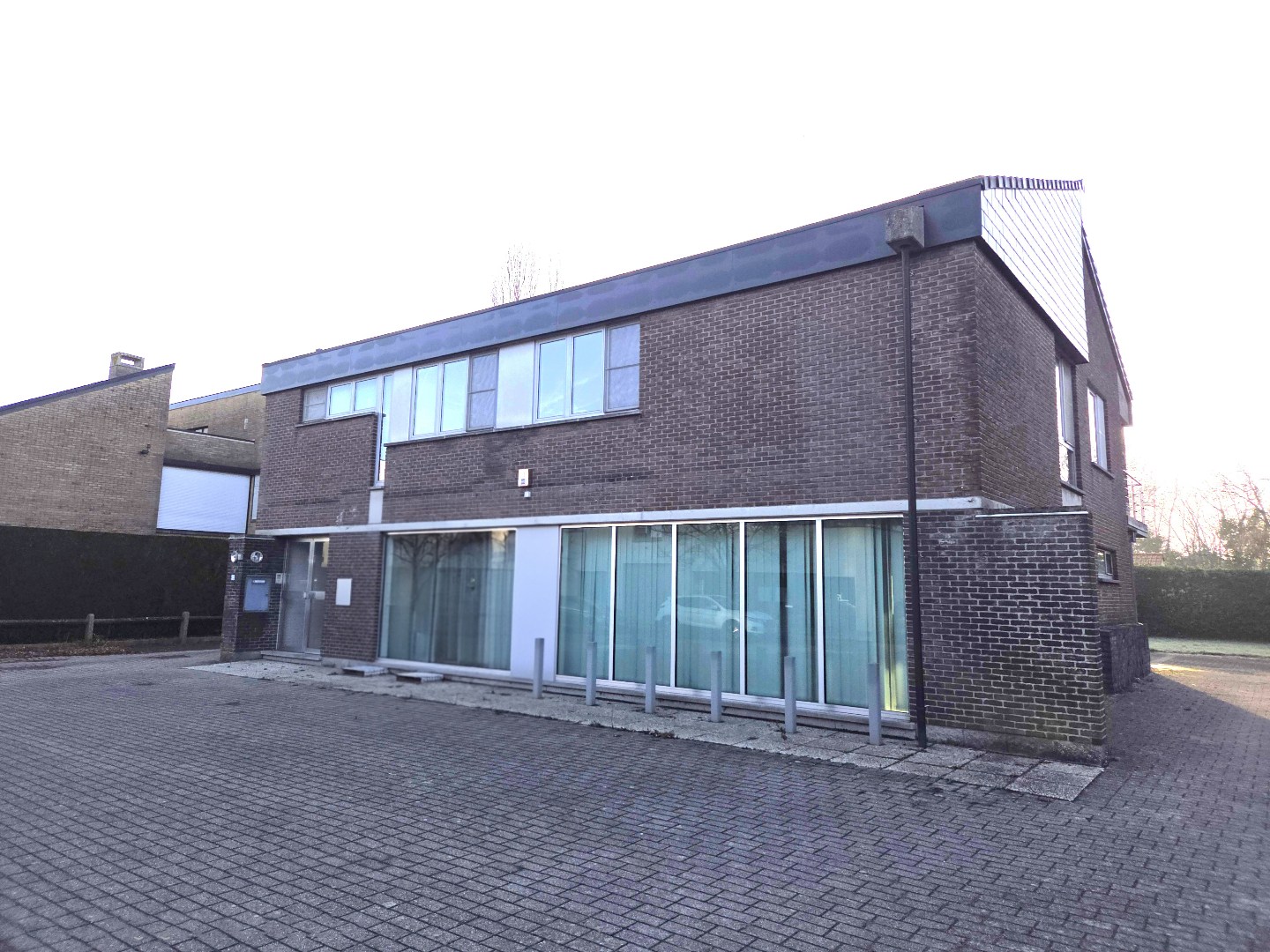 Commercieel kantoor met appartement in dorpskern Kampenhout - foto 2