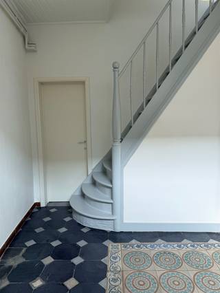 DESTELBERGEN - Vous cherchez une maison avec 2 chambres à coucher et un abri de voiture à louer dans le centre de Destelbergen ?Ce bien est peut-être...