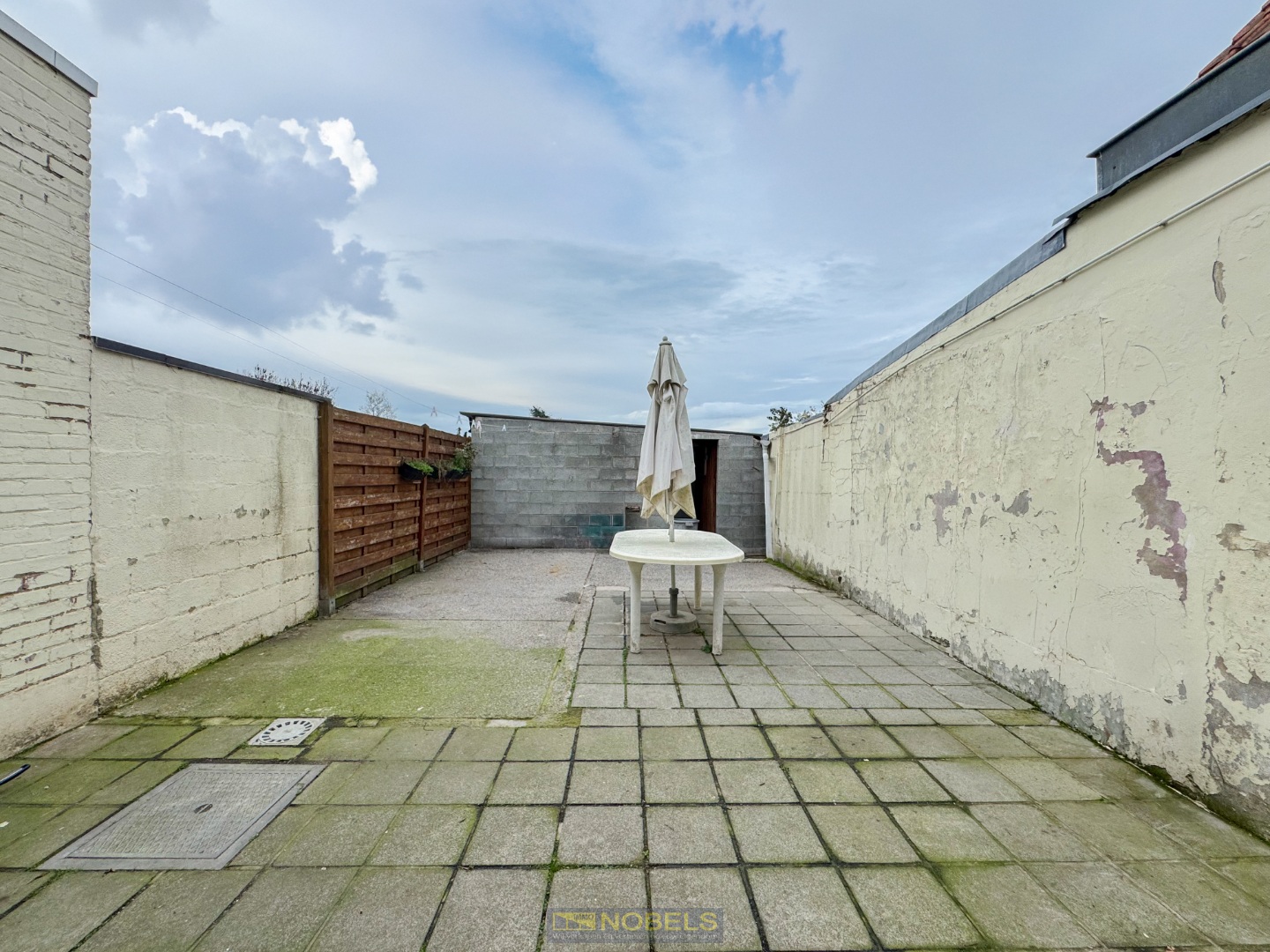 Te koop, Betaalbare starters- /gezinswoning met koer op gunstige ligging te Oudenaarde! - foto 3