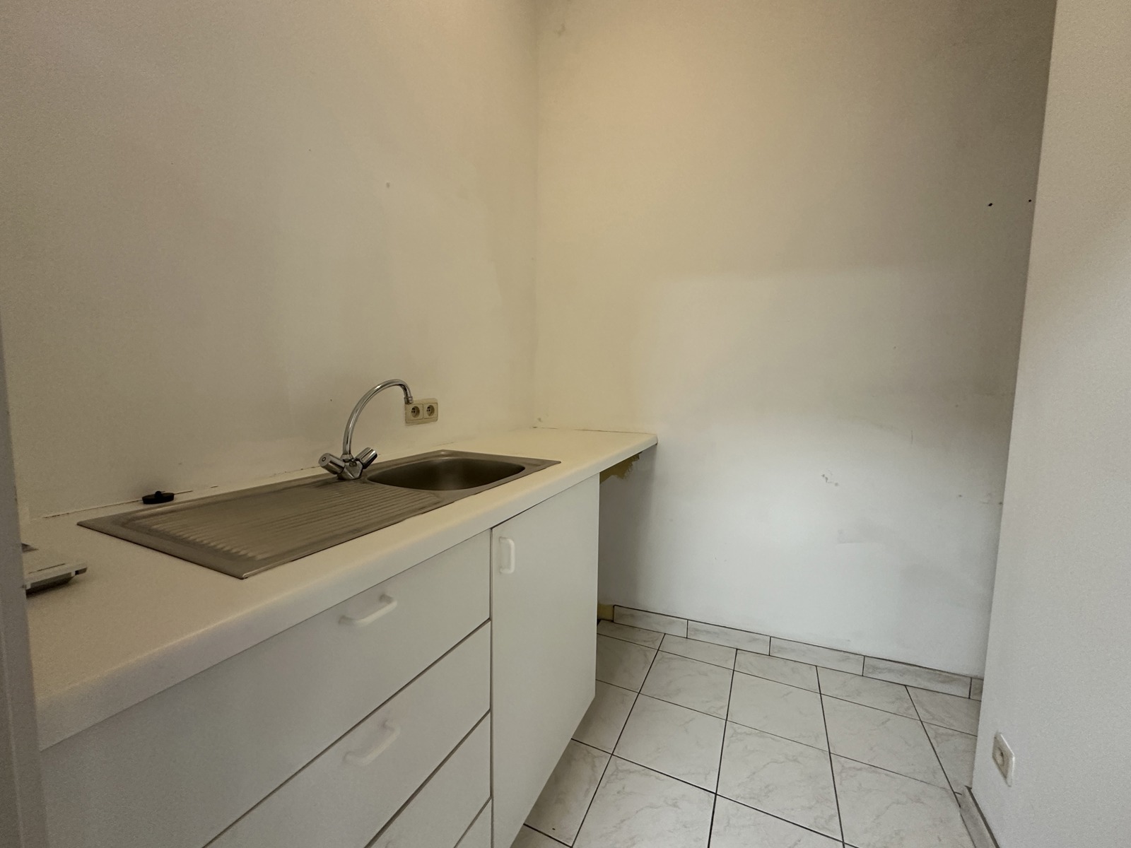 Handelspand van 120m² met een topligging  - foto 5