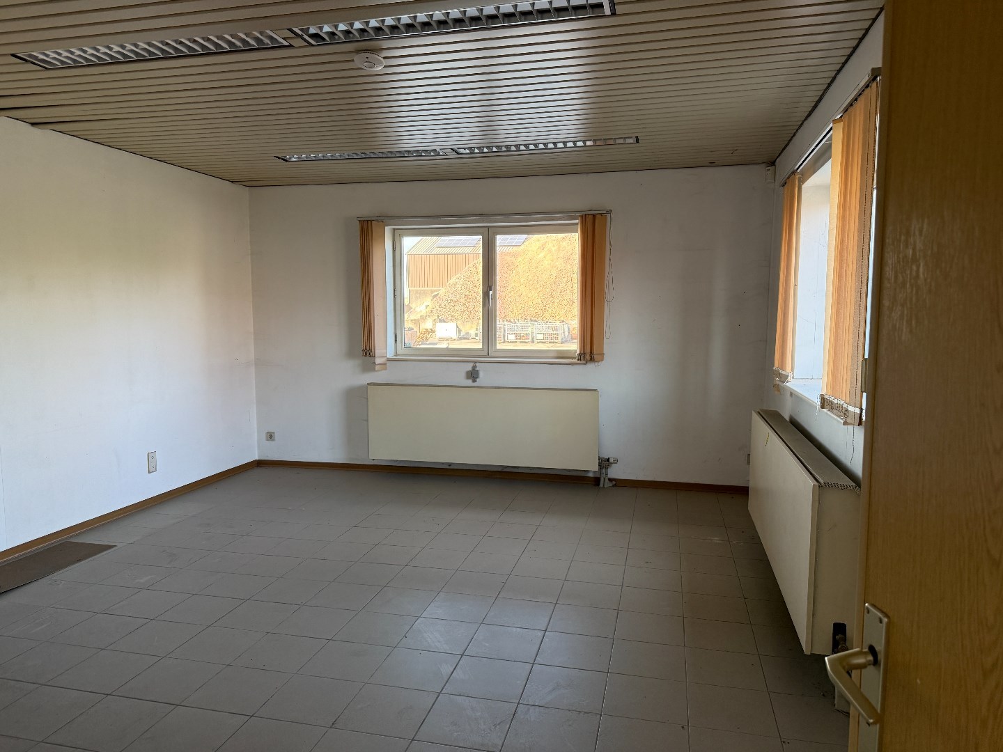 Kantoorgebouw met optie opslagfaciliteiten te Essen - foto 5