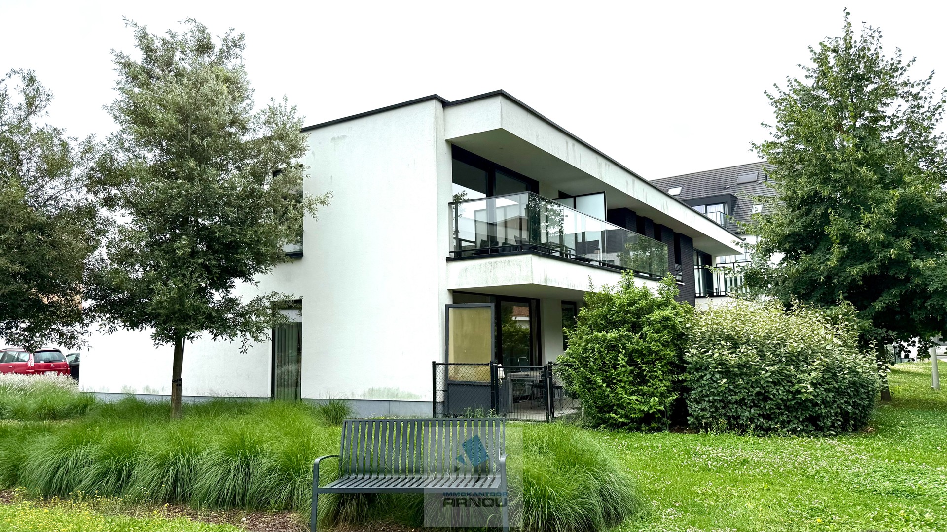 Recent gelijkvloers appartement met 2 slaapkamers, terras en garage - foto 2