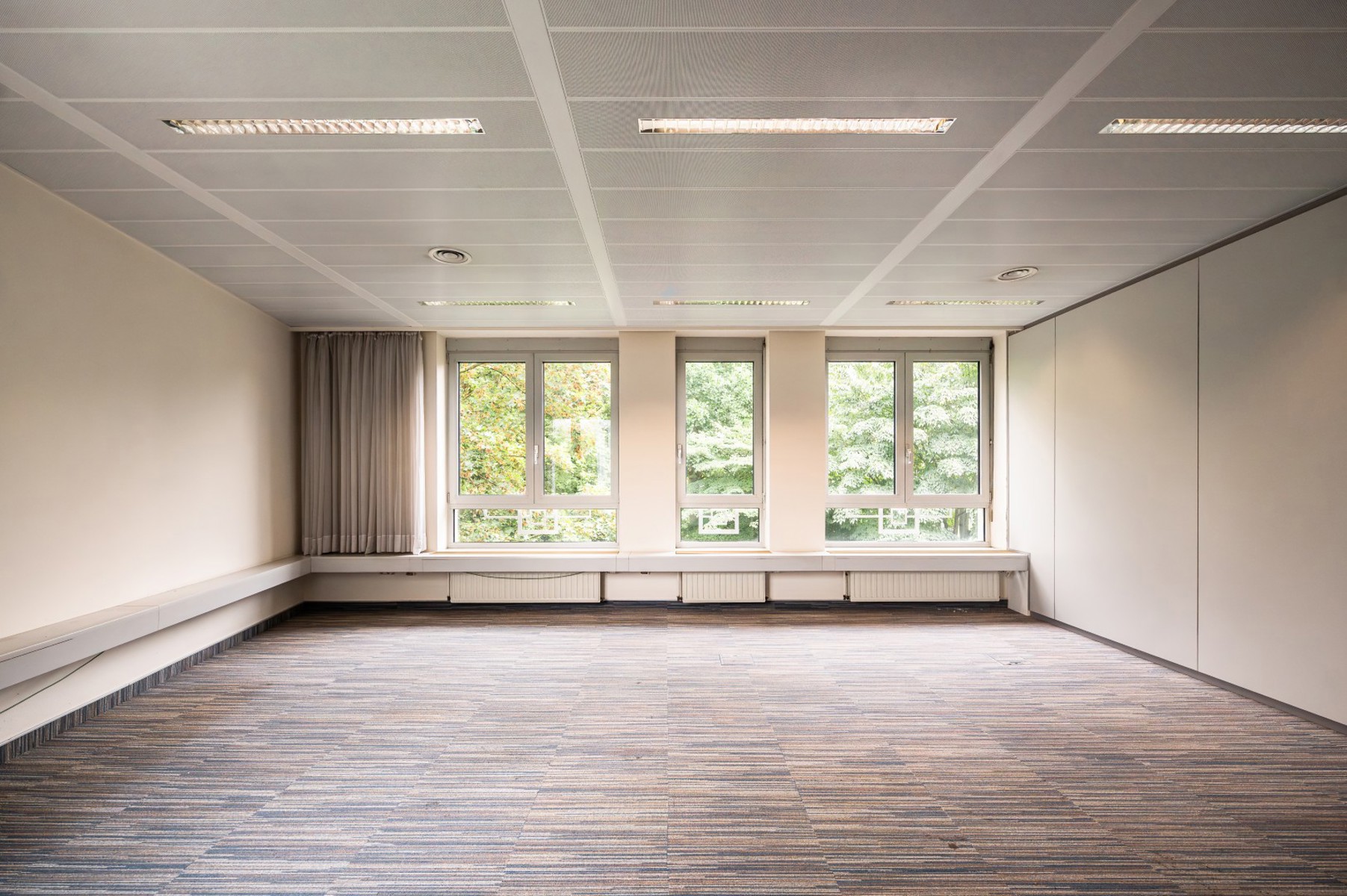 Commercial for rent in Woluwe-Saint-Pierre - photo 5