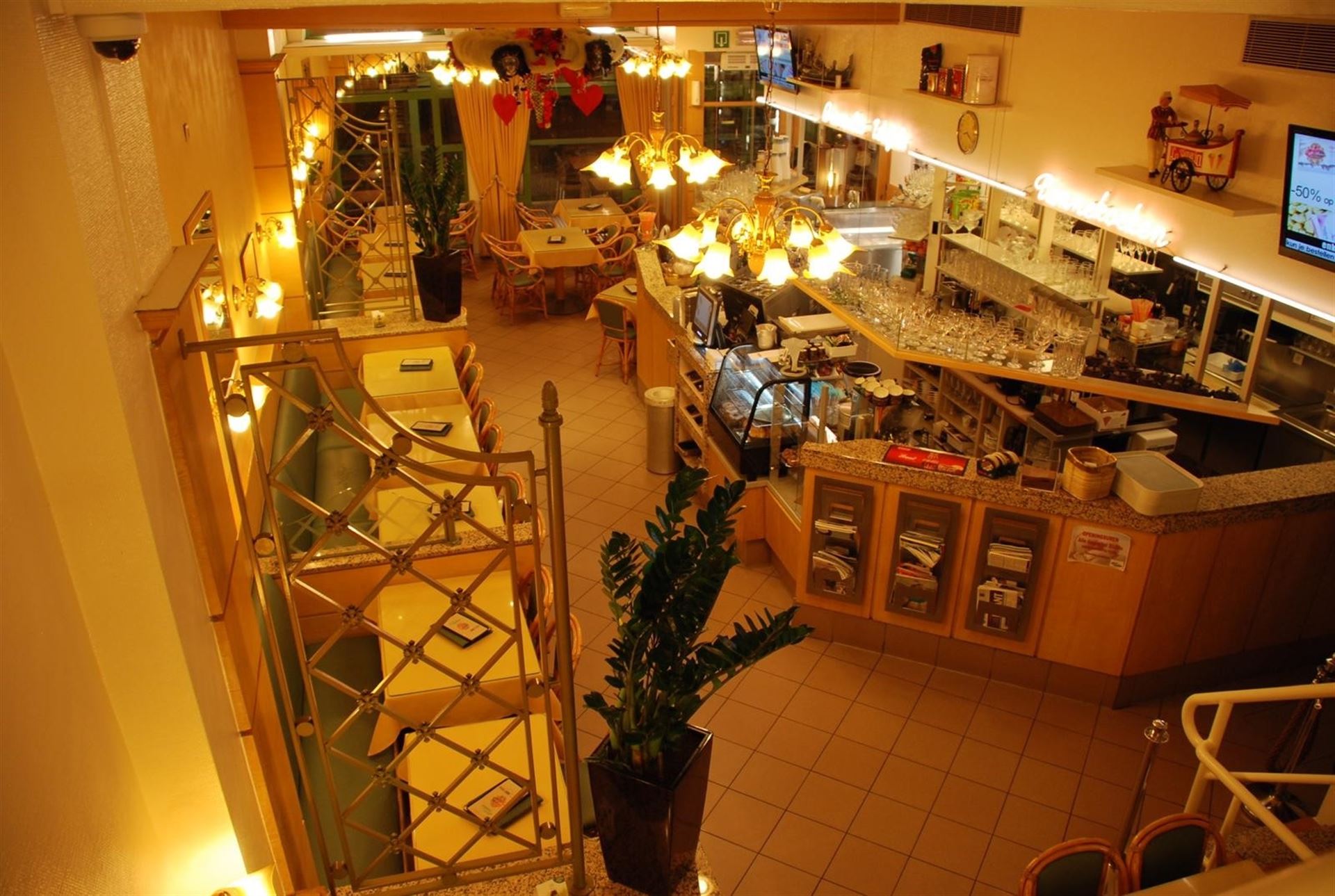 Commercial for sale in Sint-Truiden with 4 bedrooms - photo 3