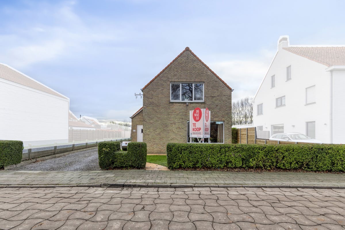 Villa on a 560m² plot for sale in Lissewege - photo 2