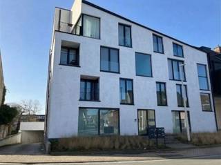 Ondergrondse autostaanplaats te koopGelegen in een recent en verzorgd wooncomplex aan de Ouden Dendermondse Steenweg 142. Vlot...