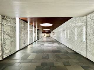 Verzorgde instapklare kantoren (van 19 to 450 m²) voorzien van alle hedendaags comfort.De kantoren zijn gelegen in het Diamond Center gebouw, gelegen...