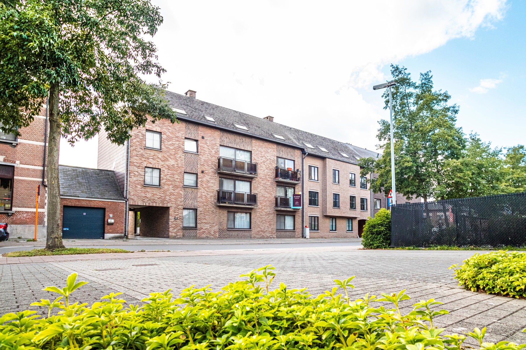 Ruim appartement met 2 slaapkamers, zonnig terras en garage - foto 3