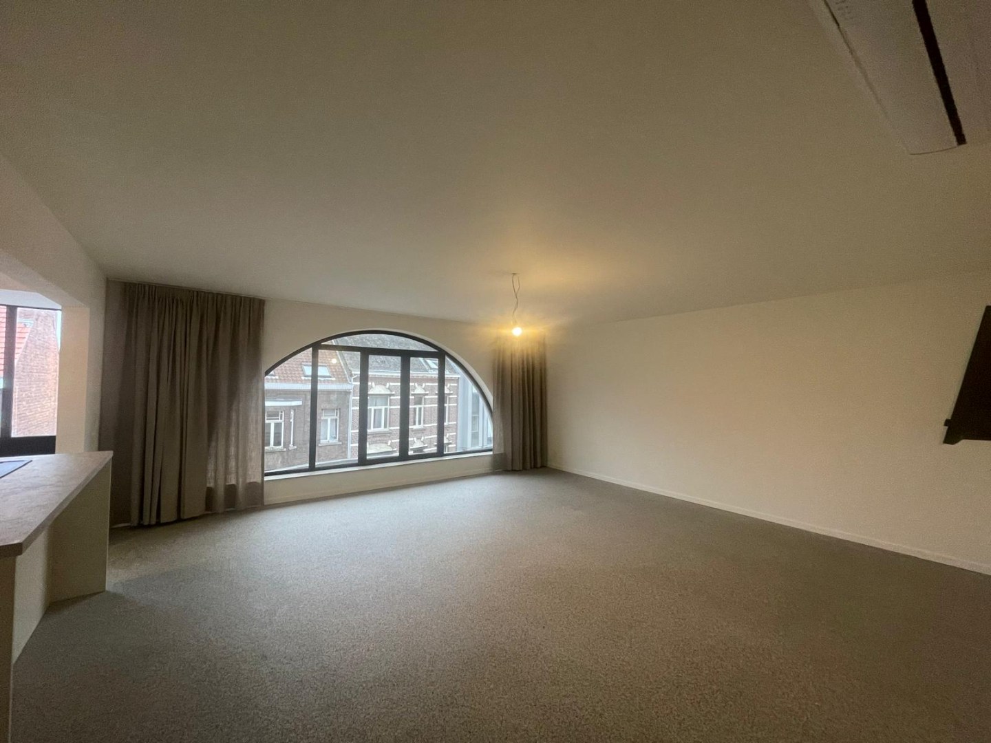 Ruim, energiezuinig appartement met 2 slaapkamers, in het centrum van Geel! - foto 2