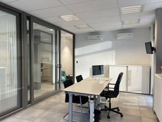 Ces espaces de pratique rénovés à louer sont situés dans un centre médical d'Audenarde, près de la N60.Les salles de pratique sont adaptées...