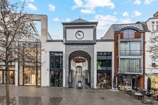 Zeer mooi ingerichte en volledig instapklare broodjeszaak op een absolute toplocatie in het centrum van Aalst, ter overname aangeboden. Dankzij...