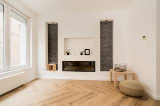 Deze ruime, instapklare woning werd recent grotendeels gerenoveerd. Dankzij het uitstekende onderhoud en de logische, praktische indeling voelt u...