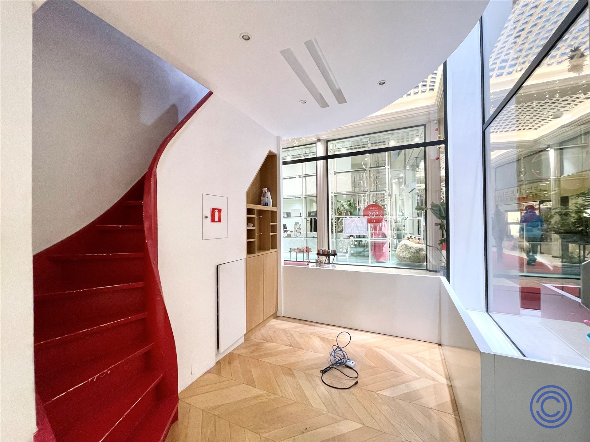 Kwalitatieve hoekwinkel in de Nieuwe Gaanderij! - foto 5