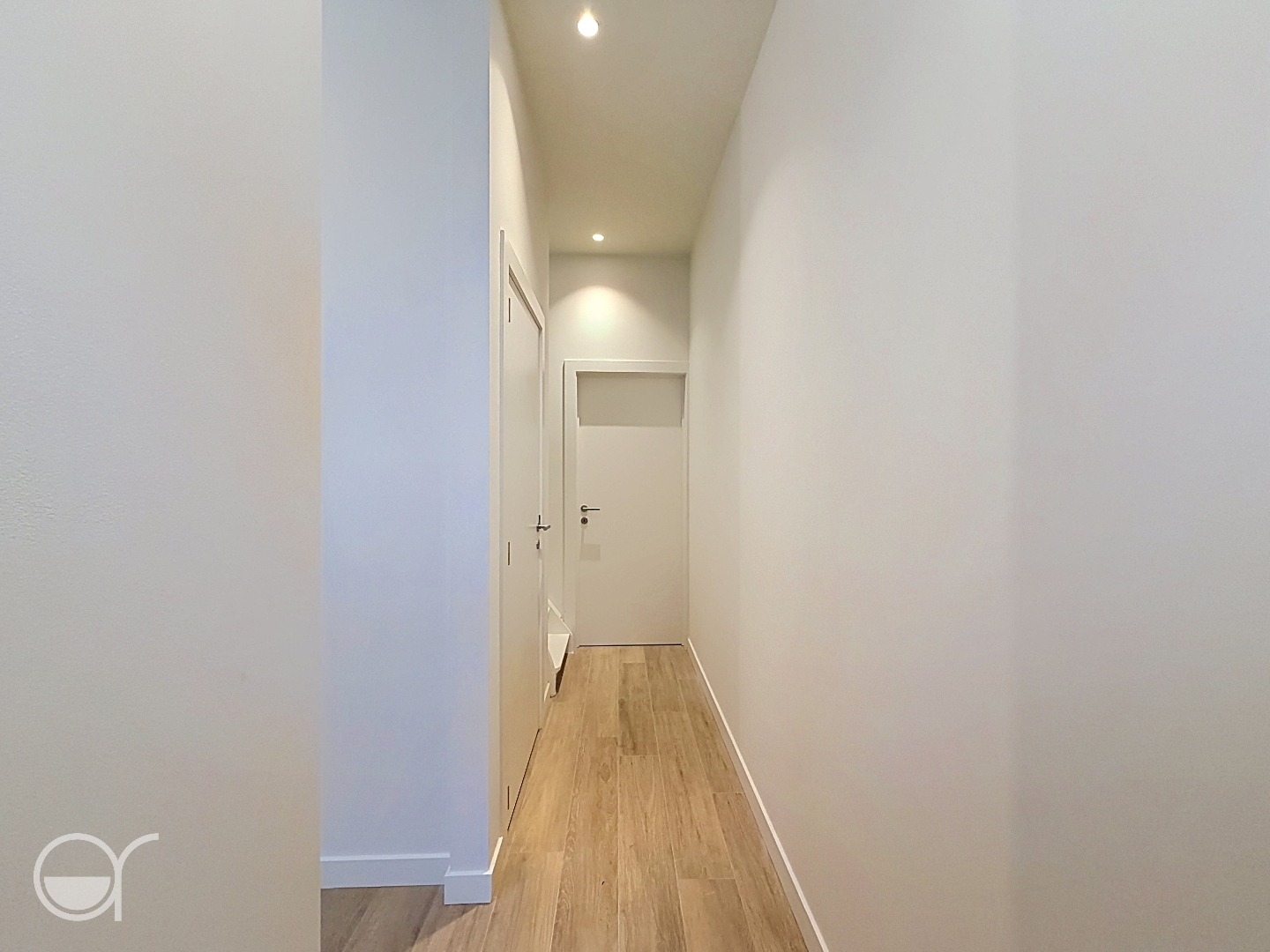Prachtig gerenoveerde rijwoning met 2 slaapkamers en buitenruimte nabij de Coupure - foto 2