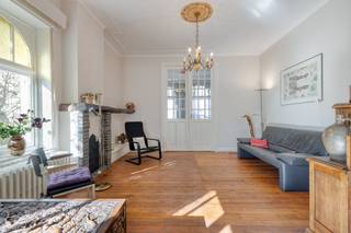 Deze ruime karakterwoning, gelegen aan het rustige Jaagpad te Veurne, biedt een prachtig open zicht op de Duinkerkevaart en bevindt zich...